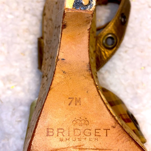 Fun BRIDGET SHUSTER wedge sandals. Size 7. - Picture 7 of 8